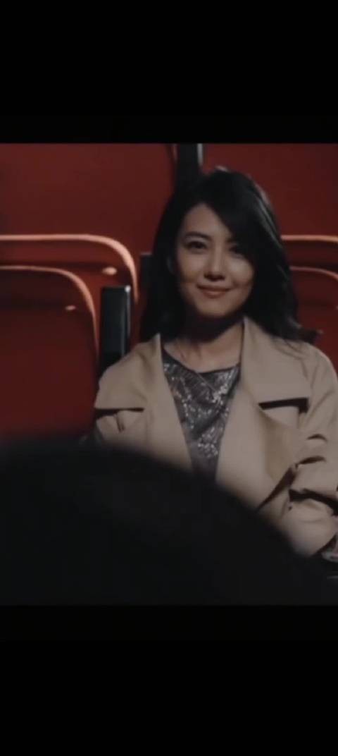 高圆圆美到让人屏住呼吸！谁能抗住她那深情的注视呢？