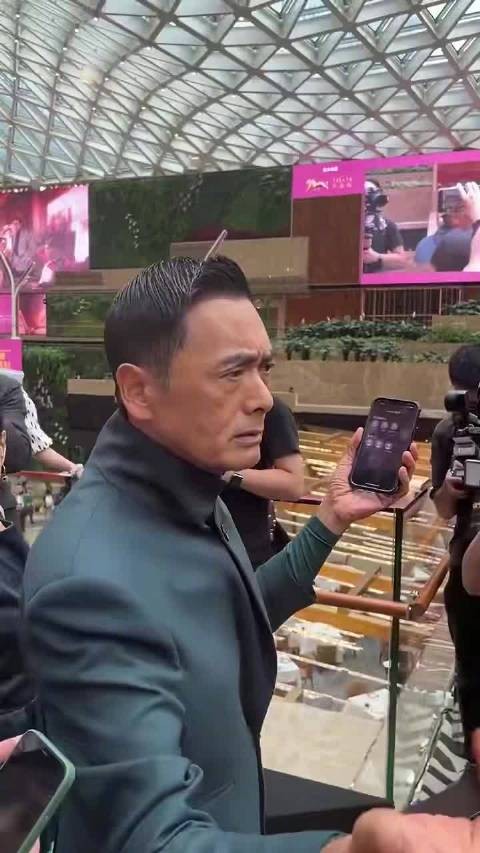 网友朝阳公园偶遇周润发跑步