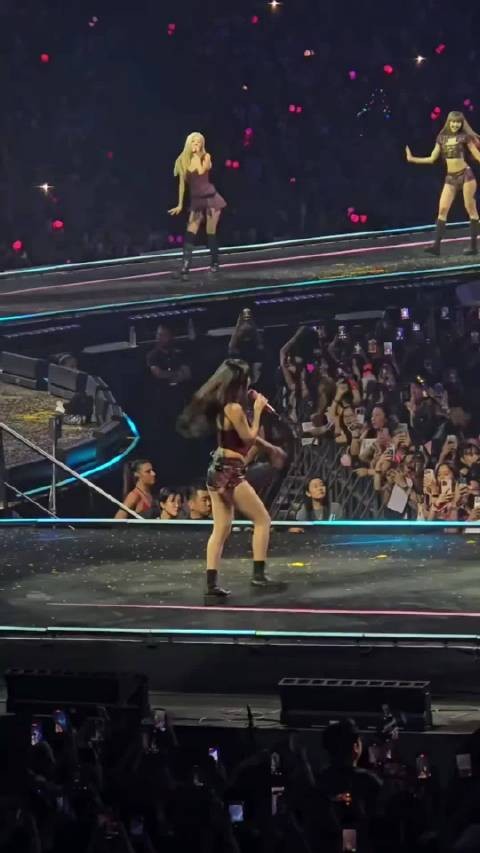 原来金珍妮jennie和Lisa这么小一只