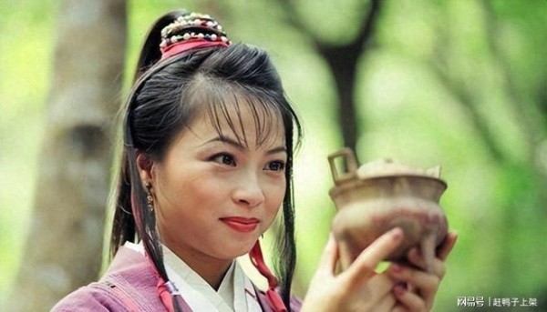 被嘲“最丑阿紫”的她，成名后抑郁想轻生，如今她活得让全网羡慕