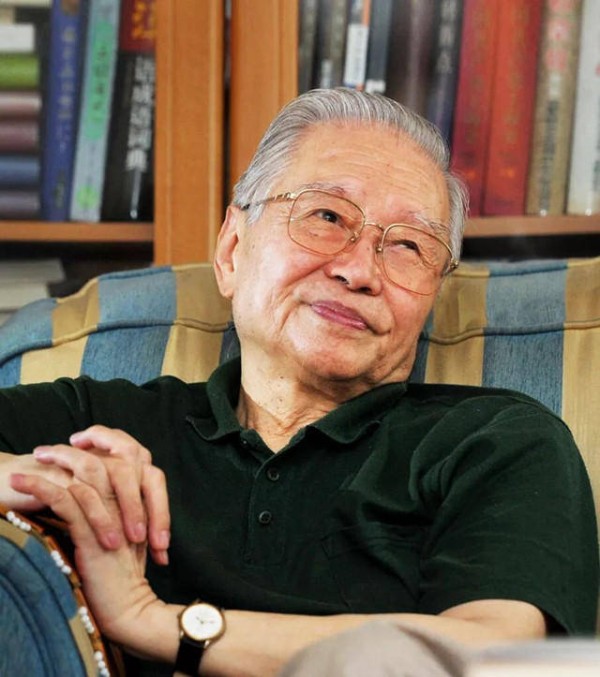 随笔|肖复兴:翻检旧诗,敬献于王火先生