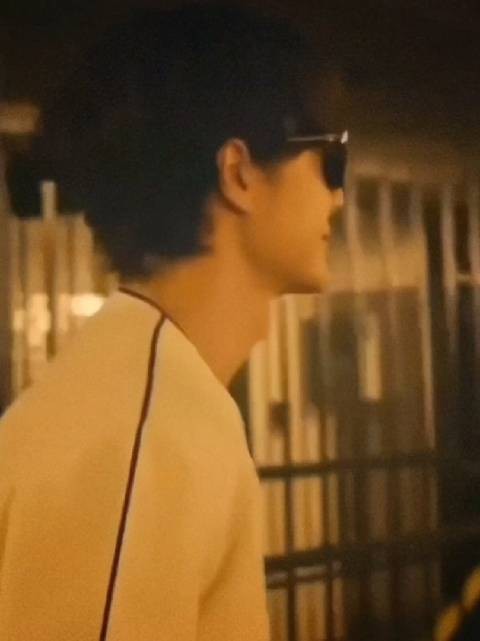 想告诉你, 遇见你以后, 甜与苦都想和你一起走 @UNIQ-王一博 王一博