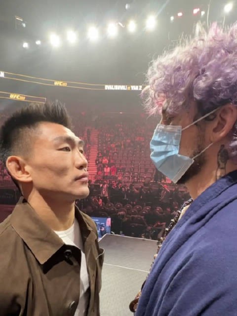 这次真的高端局!宋亚东挑战前冠军“蜜糖”奥马利,首次面对面