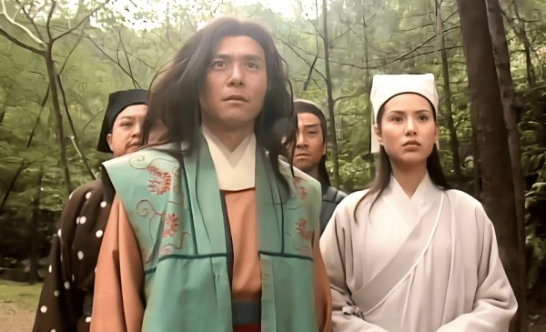 金庸笔下这12人最蠢，拿着三流武功当神功，苦练一辈子却被人吊打