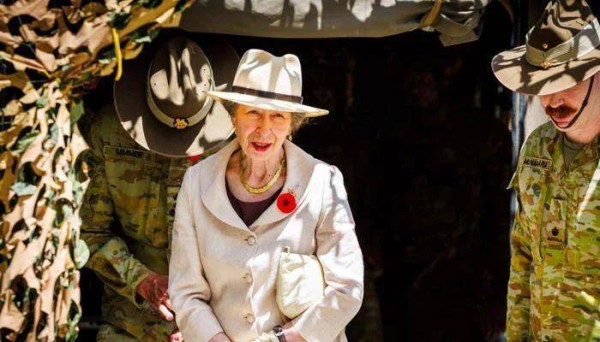 安妮公主忙到飞起,连凯特“复出”圣诞音乐会都遗憾错过!