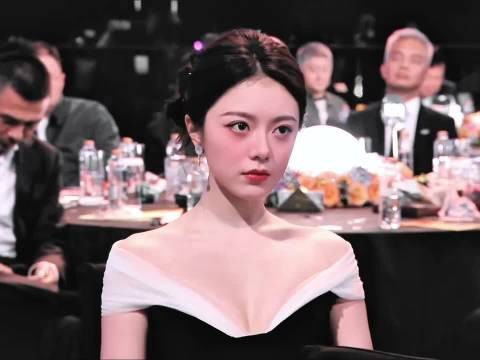 赵今麦你真的很棒，温柔智慧优雅善良，努力踏实低调勇敢，期待你更多作品爱你