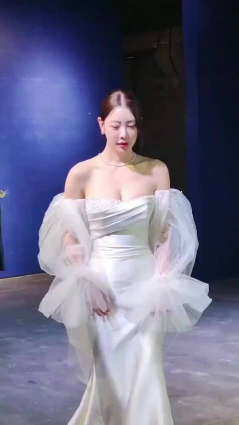 克拉拉 亚洲第一美女太养眼了