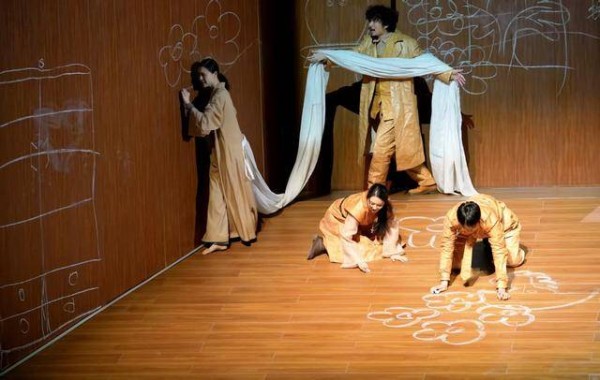 两国艺术家合作解读契诃夫,北京人艺新戏《樱桃园》紧张排练