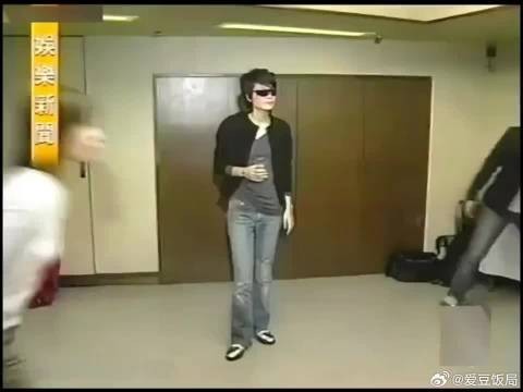 王菲东京武道馆开唱,要求记者做好功课