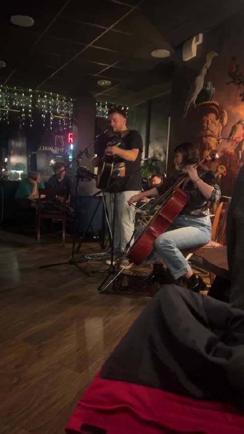 很奇怪 我已经没有可以发的自拍 但是我很幸福