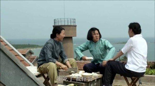 父母爱情:安杰萝卜吃多了放P,本来不好意思,被德华顺口溜逗笑