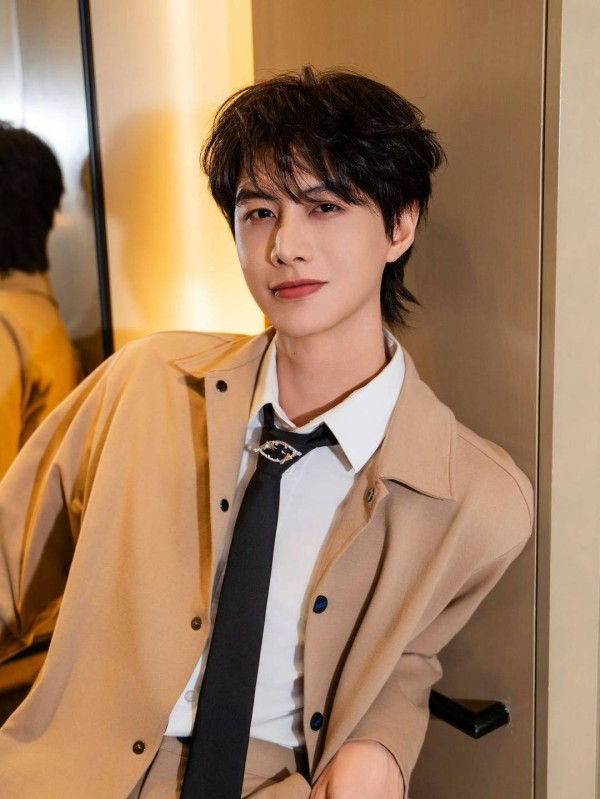 何健麒:从高铁售票员到短剧实力派|短剧的春天