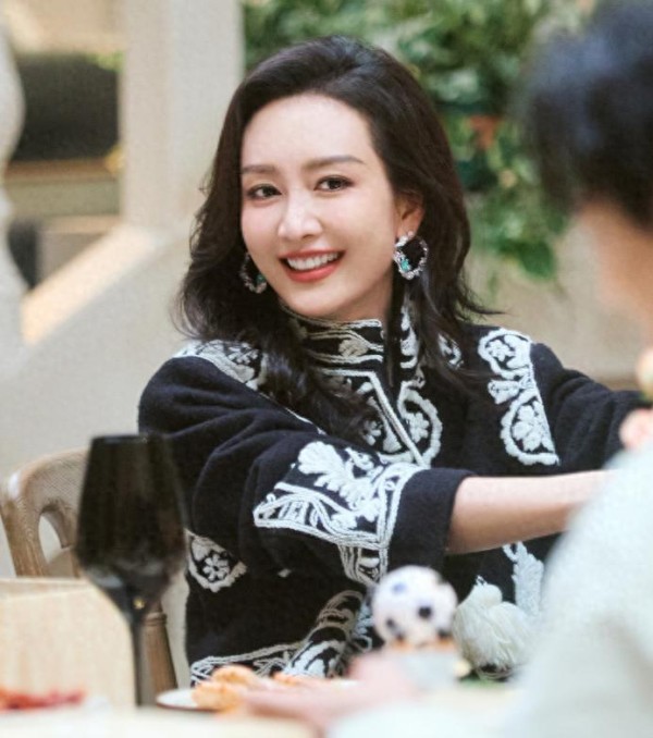 王欧藏不住了!2岁女儿首曝光,全网劝她“去父留女”!