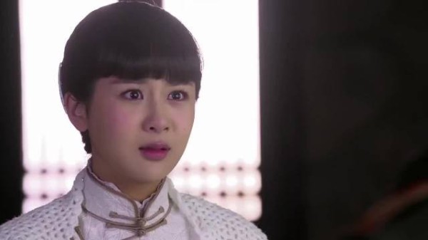 香月跟吴若云争风吃醋，吵得不可开交，苏菲娜还来捣乱