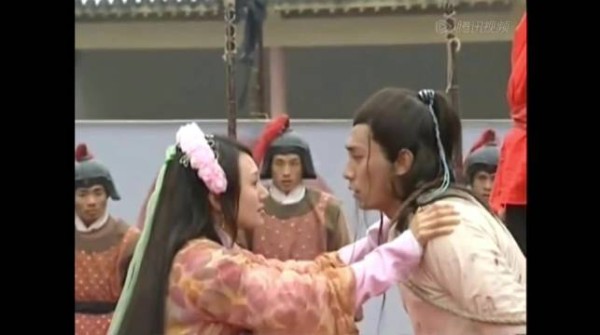 没人能逃出刘烨深情的眼神,公主袁泉也不例外,太好嗑了 闻汤识面泡剧