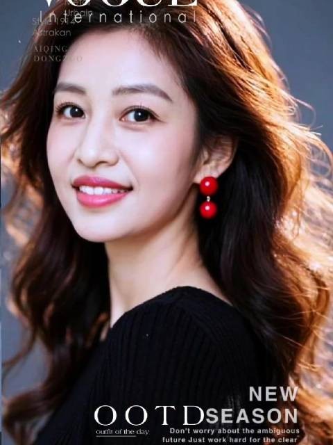 夜太长,风太凉 我在寂静里数着过往 多少次想要遗忘 却被一束光温柔收藏