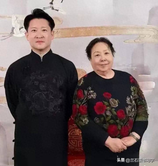 马贵荣，为曹云金新书呼吁：金粉朋友们，要实实在在地支持曹云金