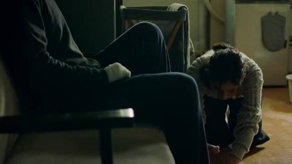 女孩用漫画话语鼓励男孩,写下痛苦时不要忘记微笑