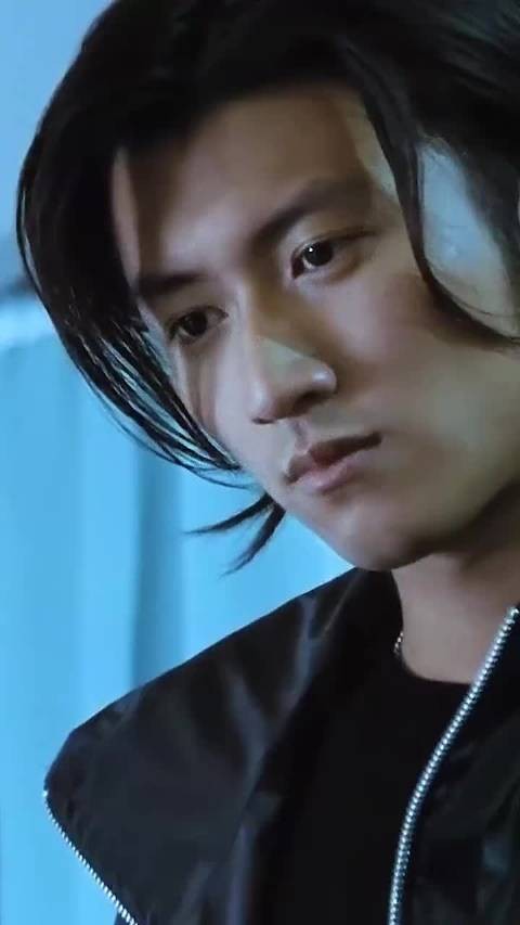 不得不说，图一真很像谢霆锋