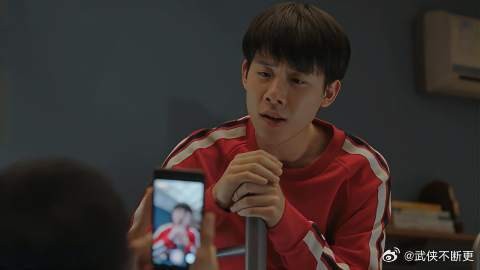 方一凡疯狂唱歌 磊儿给录视频,童文洁听不下去了