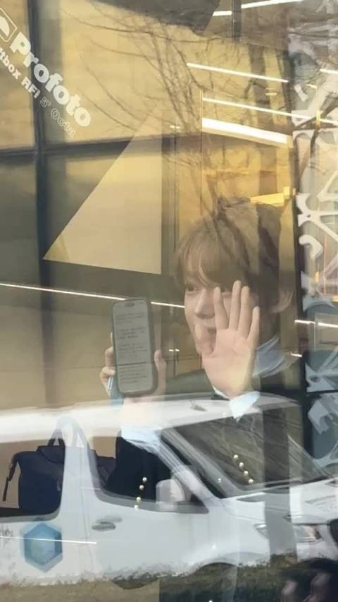 天使振儿我心都化惹 用中日韩英四国语言打备忘录关心在外面等的粉丝