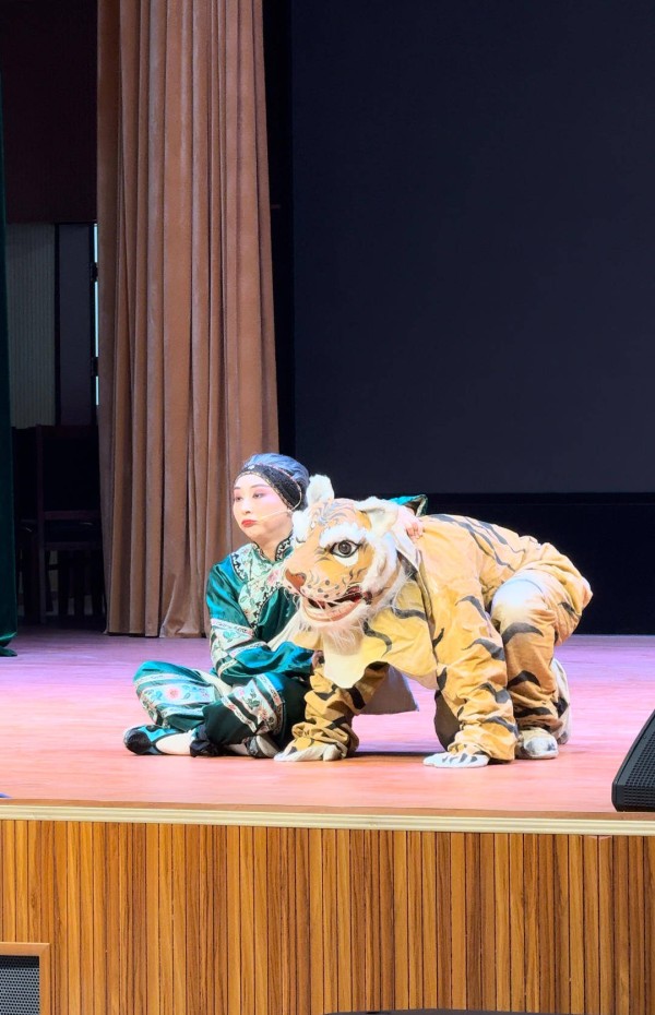 川腔暖心 《芙蓉国粹》走进成都新都区