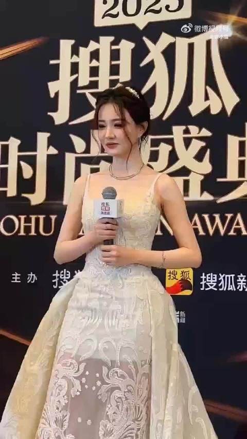 徐璐回应不进组 争议:没工作时认真生活,状态超在线