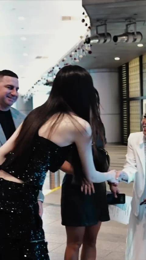 何穗雪中素颜怼拍美上热搜,陈伟霆开心又心疼