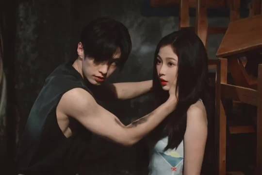 潘恺撞见靳朝和姜暮亲亲，上一次撞见你俩的是三赖