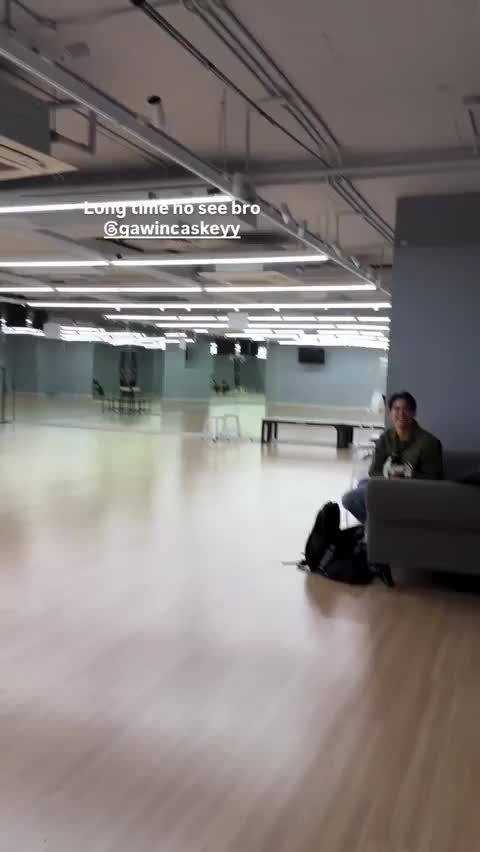 哈哈哈哈哈，跟孩子说话，就像跟小盆友说话一样