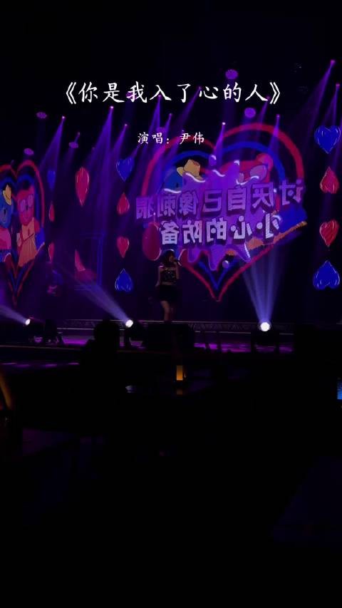 后来才明自，缺爱的人是我，原来我爱别人的方式，就是自己最想被爱的样子