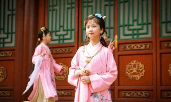 红楼梦中，迎春嫁给中山狼，最应该怪罪的，其实不是贾赦