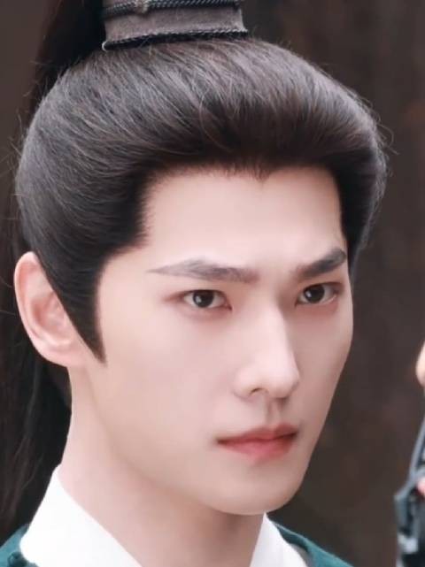 杨洋雨霖铃路透曝光，温润硬朗切换自如