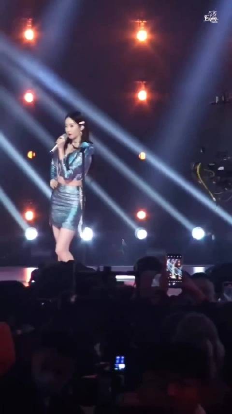 张艺凡舞蹈现场