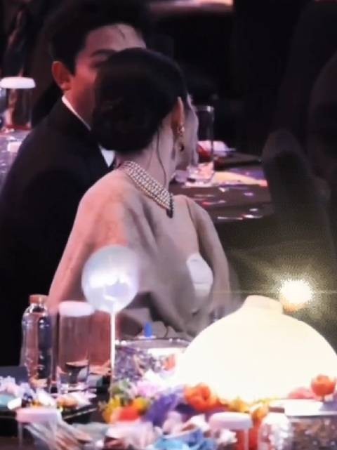 张晚意王楚然盛典重逢笑谈旧时光