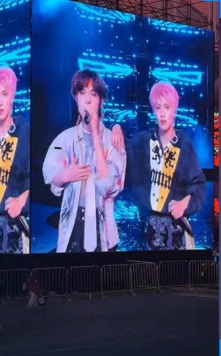 朱志鑫张泽禹pullup舞台