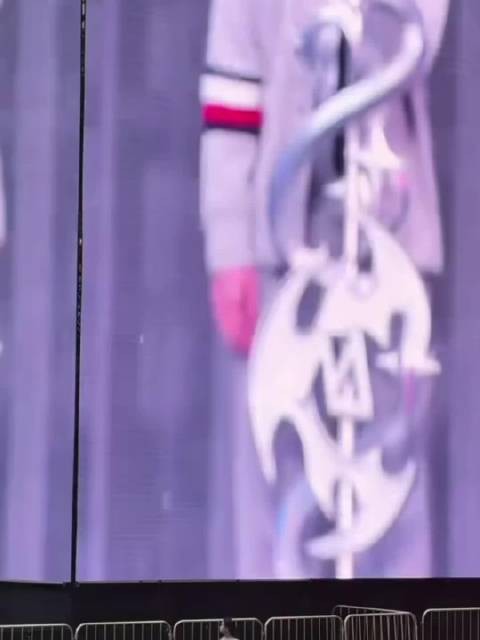 穆祉丞舞台魅力瞬间引关注