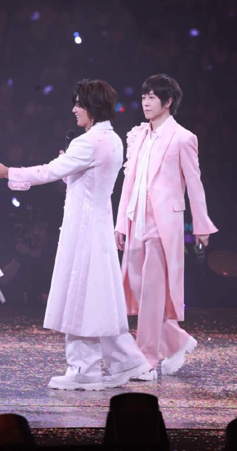 言承旭吴建豪周渝民上海开唱，阿信调侃冻龄保养