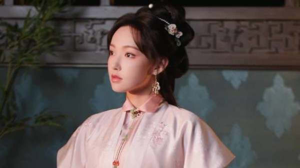 玉茗茶骨里的程潇是个反派恶女，荣二小姐一个温柔的野心家！