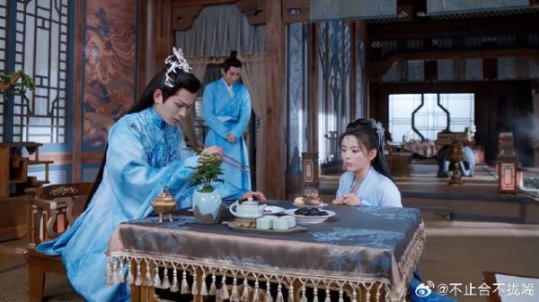 祥云给师尊做饭,师尊看到她小花猫的脸,宠溺的笑了