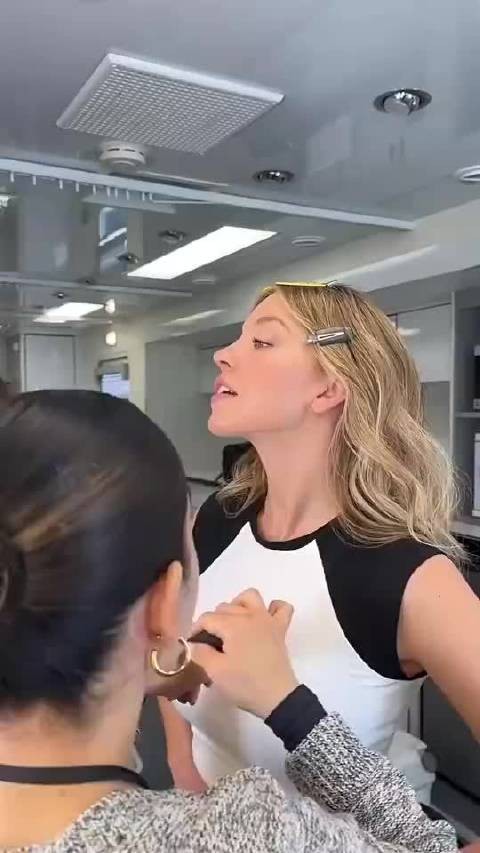 欣赏一下悉尼妹的神仙颜值