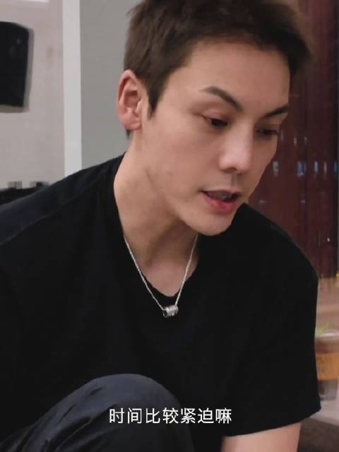 陈伟霆湖南跨年彩排曝光，31日19:30唱跳舞台引期待