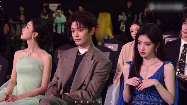 听到别人粉丝喊公司倒闭了的反应好好笑