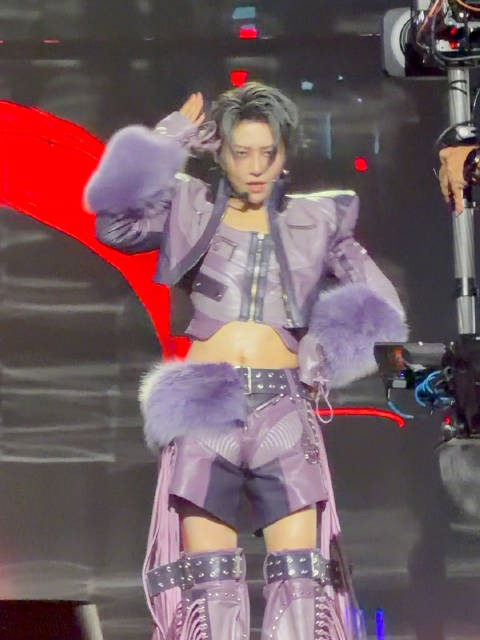 《Overdrive》舞台唱跳全开，用极致舞步引爆全场！