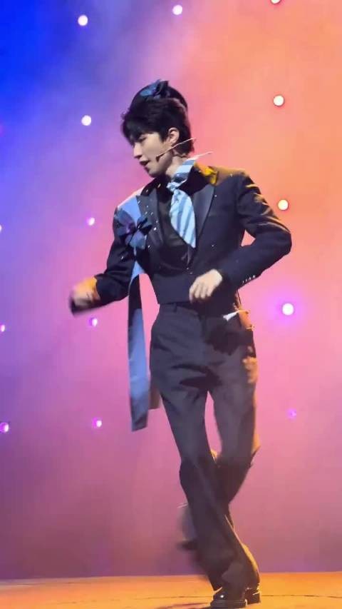 好帅啊这样的多来一些好吗