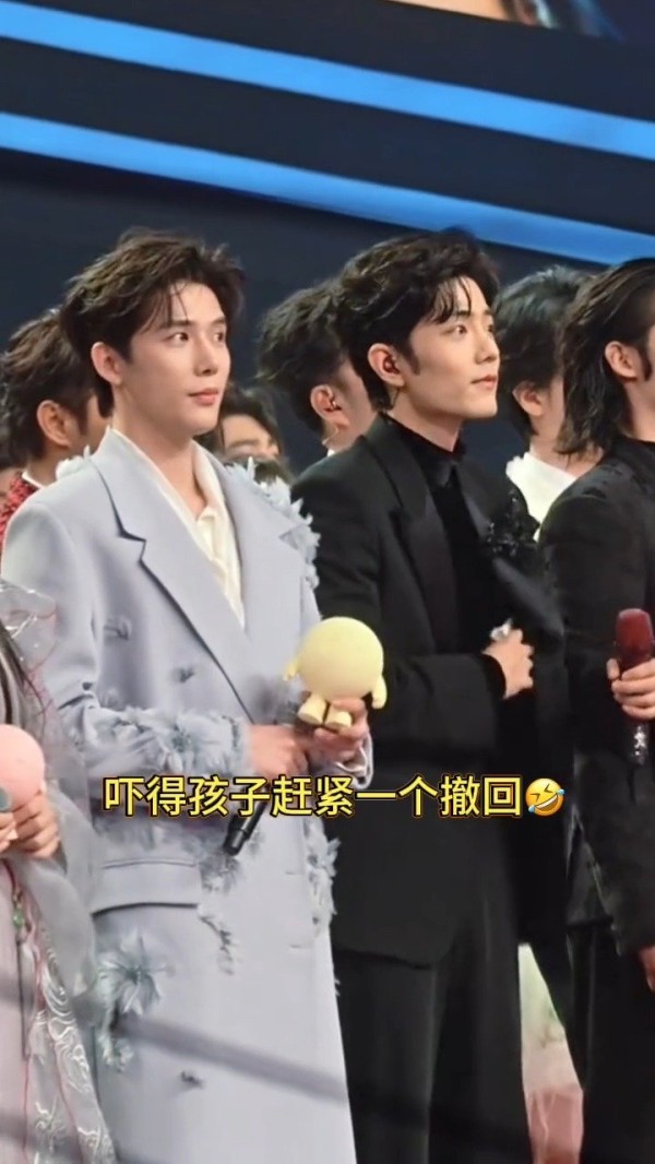 肖战紧急撤回了一个擦汗