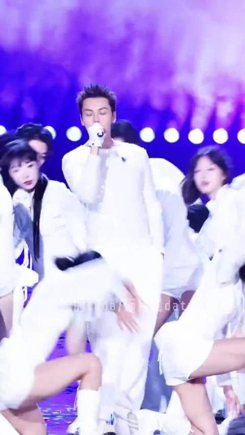 陈伟霆全开麦真唱跳！我宣布唱跳的神来了！