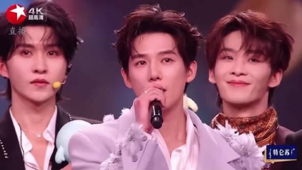 王安宇亮相东方卫视跨年舞台，送2026新年祝福