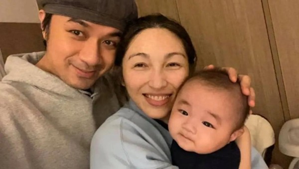 恭喜!53岁香港男星宣布再做爸爸,57岁高龄太太元旦诞下小儿子