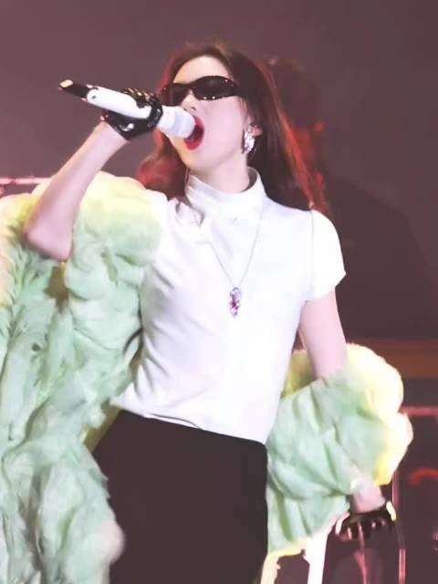 太符合年轻人的精神状态了，你觉得单依纯像是大妈还是御姐呀